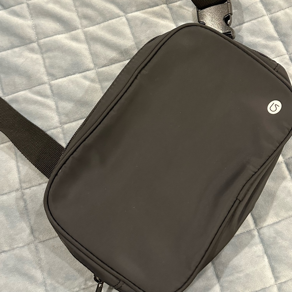 Gap belt bag - never used, new with tags!